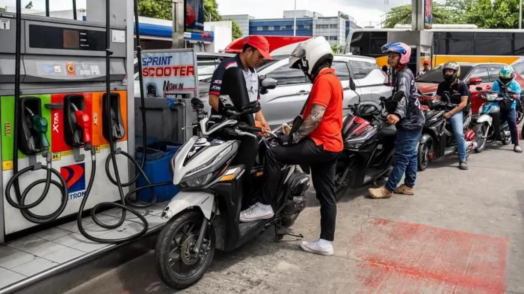 Oil Prices Surge Above 0 Despite Record Reserve Release Oil Prices Surge Above 0 Despite Record Reserve Release